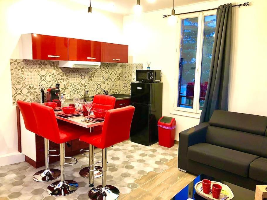 Le Led Room,Centre Ville Place De Parking Gratuite Sens Exterior photo